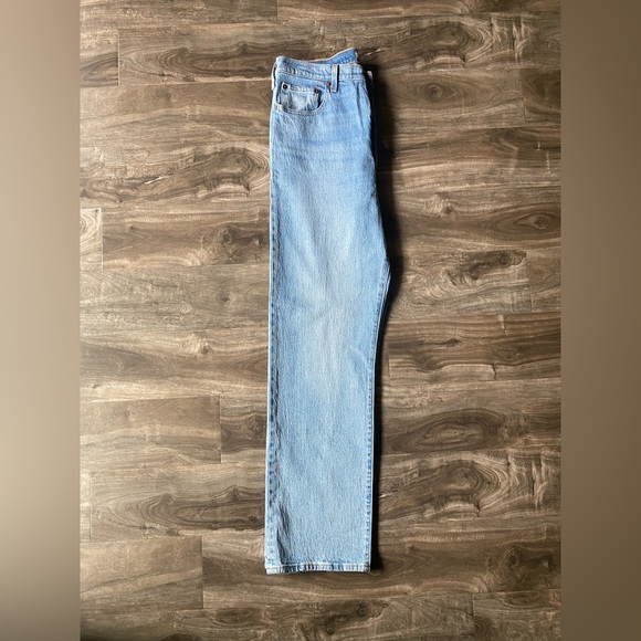 Women’sLevi’s Ribcage Straight Jeans Size 32, High Rise, Light Wash – Like New - Picture 7 of 7